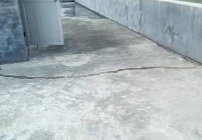 元宝楼顶漏水维修公司分享下如何解决卫生间隐蔽部位漏水的问题?